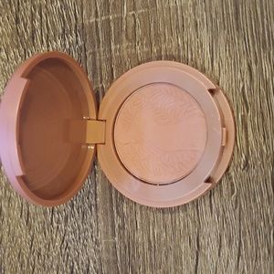Tarte blush